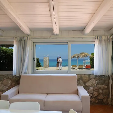 Marinella Beach Apartments - On The Beach - Private Free Parking-3